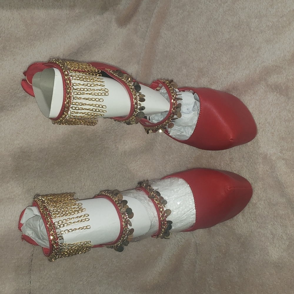 Red with gold accents Heels by Scene ,size 7.5